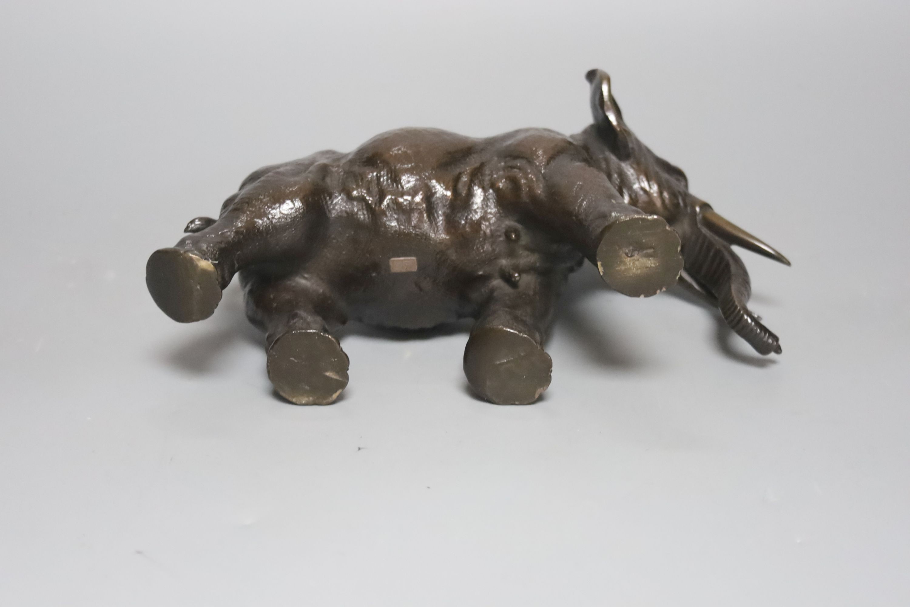 A Japanese Meiji period bronze elephant, 22cm